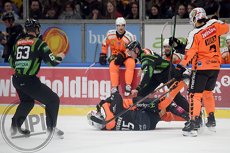 20260225_80577_VIC_Graz99